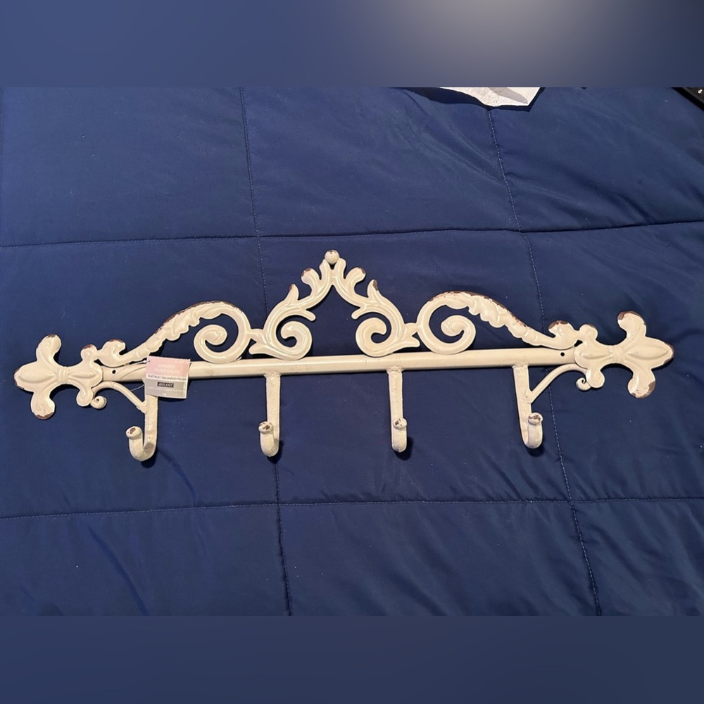 ASHLAND • Antique Metal Wall Hook Rack • 4 Hooks •